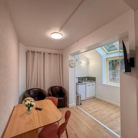 Neuf Centre - Separee - Parking Apartment